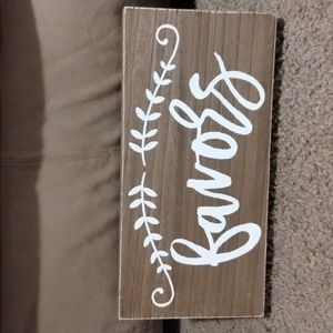Wooden wedding favors sign